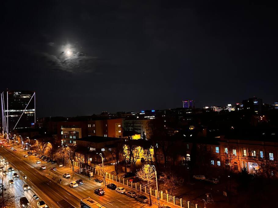 City View Studio In The Heart Of Bucharest Lägenhet Exteriör bild