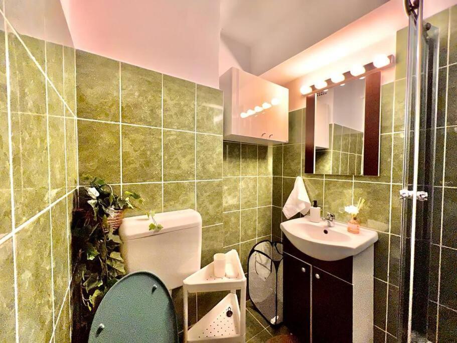 City View Studio In The Heart Of Bucharest Lägenhet Exteriör bild
